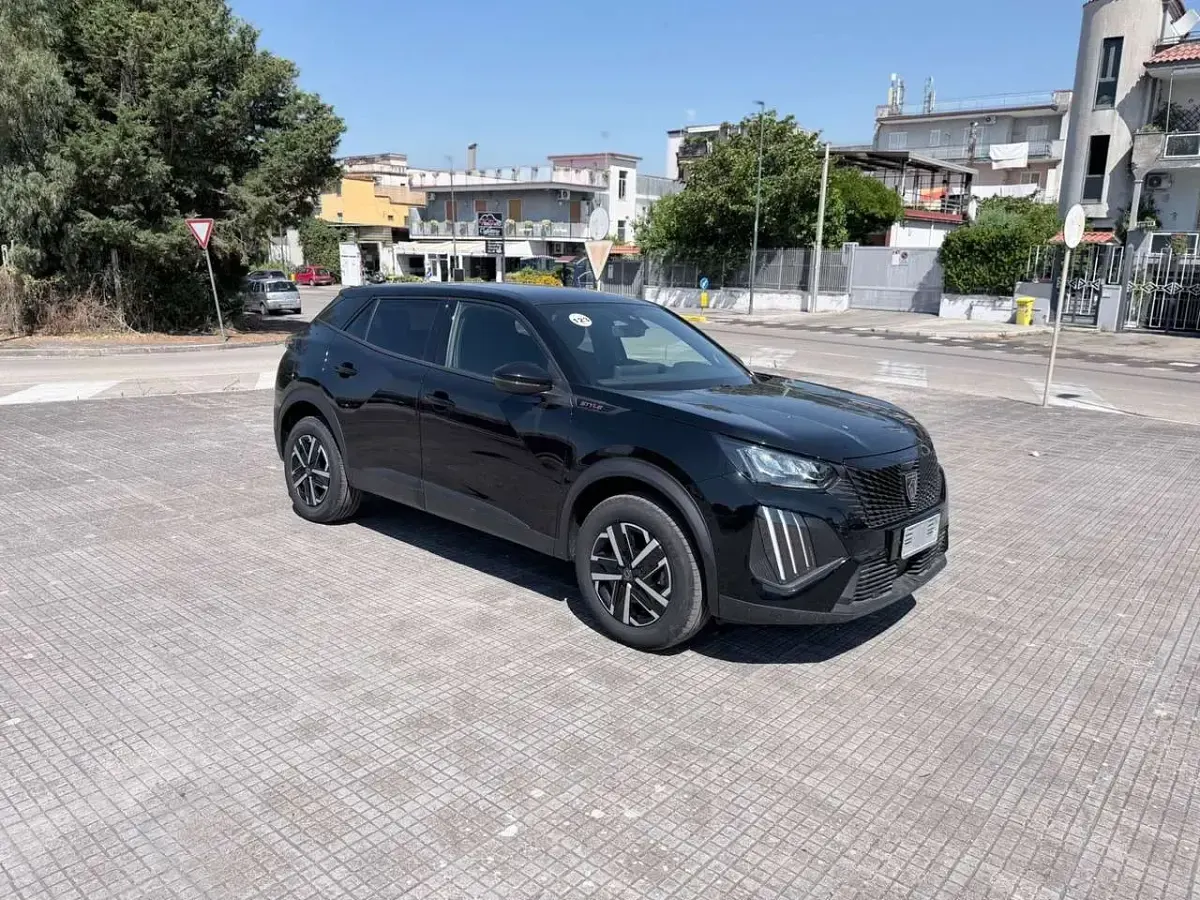 Usata Peugeot 2008 Style 102 CV (75 kW) 2025 Nero SUV