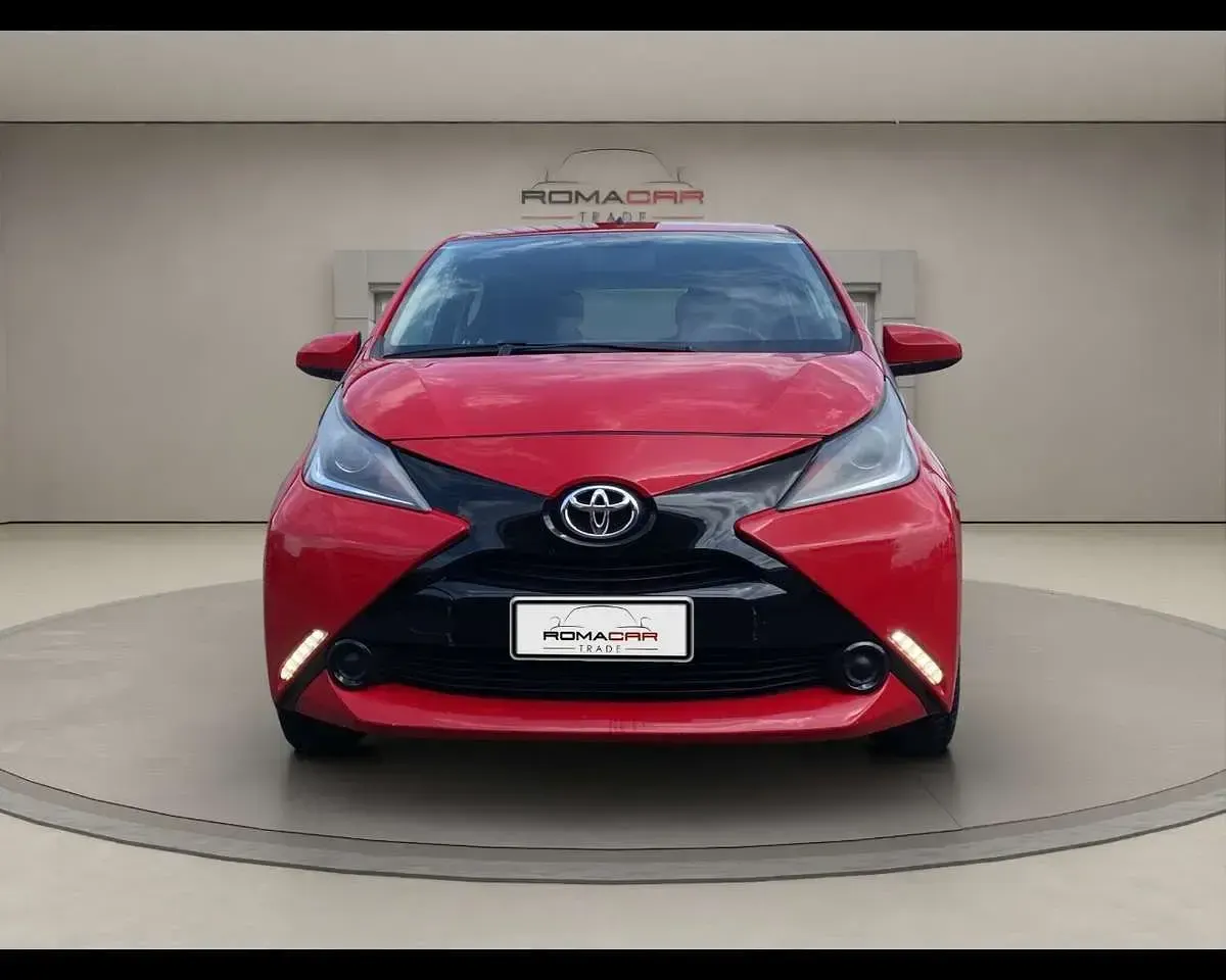 Usata Toyota Aygo 69 CV (50 kW) 2016 Rosso Utilitaria