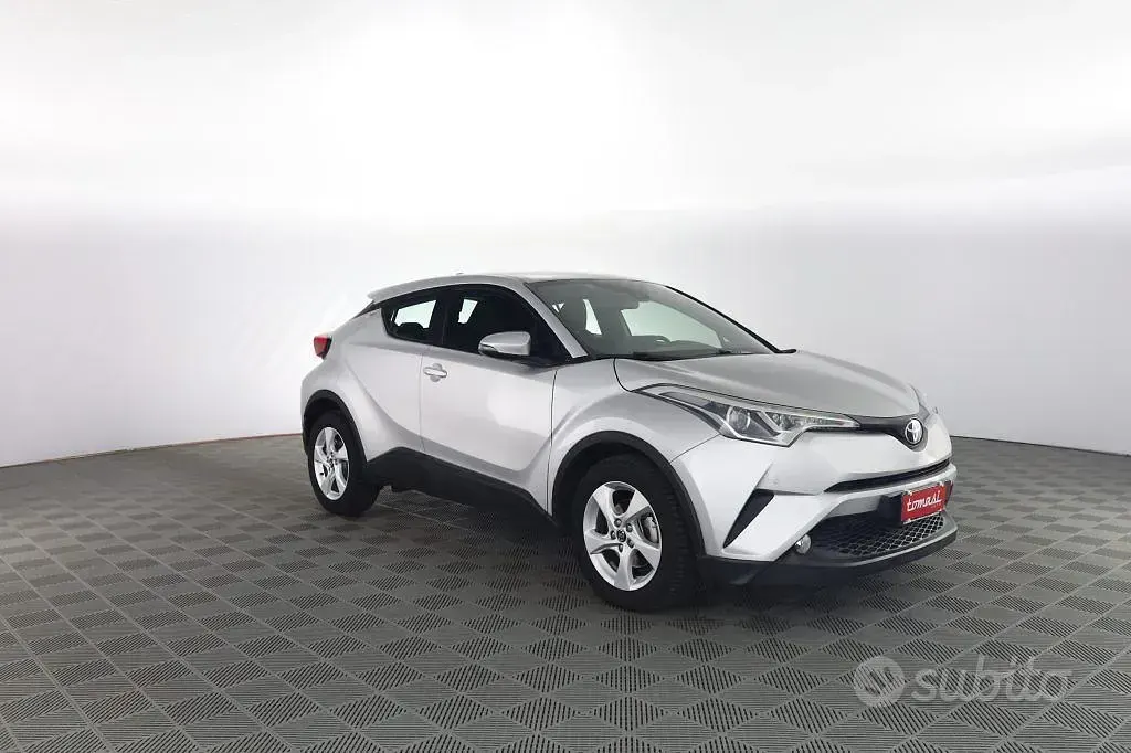 Usata Toyota C-HR Business Edition 116 CV (85 kW) 2017 Argento SUV