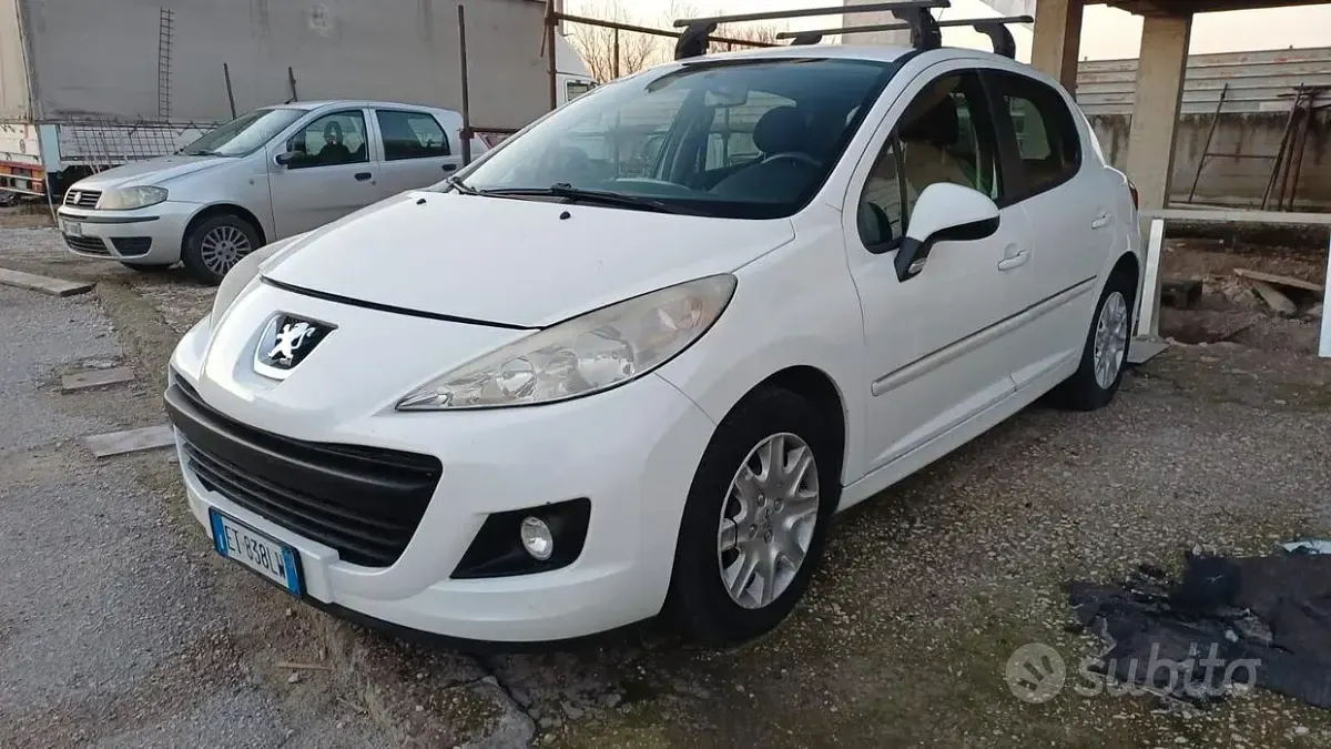 Usata Peugeot 207 70 CV (51 kW) 2013 Bianco Berlina