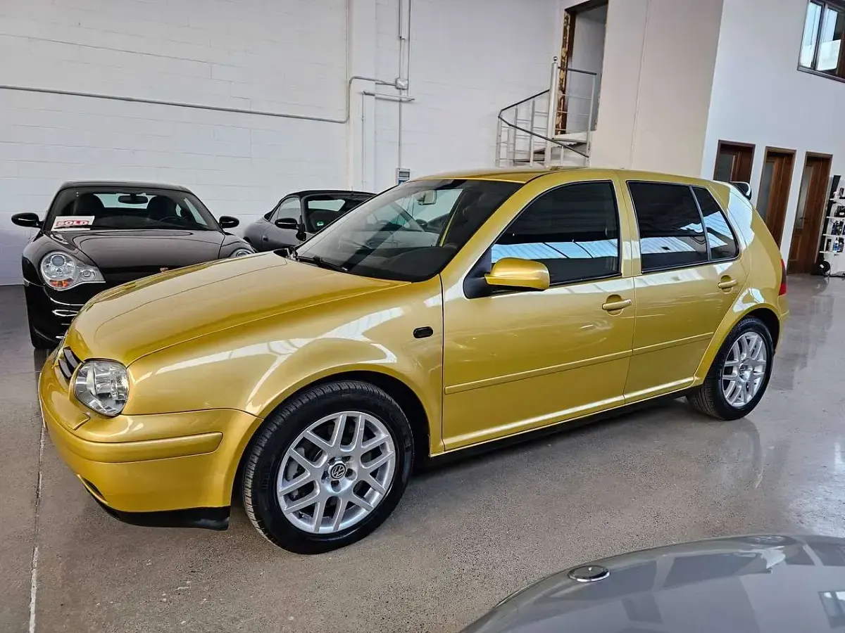 Usata VW Golf IV Highline 204 CV (150 kW) 2000 Giallo Berlina