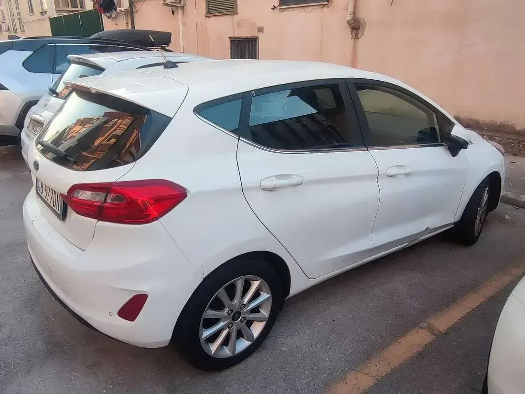 Usata Ford Fiesta Titanium 86 CV (63 kW) 2020 Bianco Utilitaria