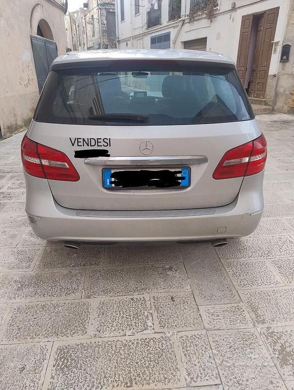 Usata Mercedes B180 Executive 2013 Grigio Monovolume