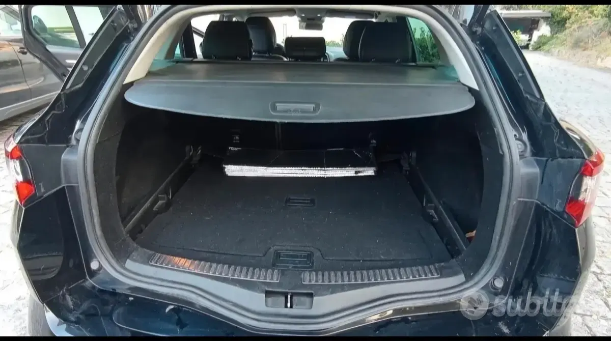 Usata Renault Mégane GrandTour 110 CV (80 kW) 2017 Blu Station wagon