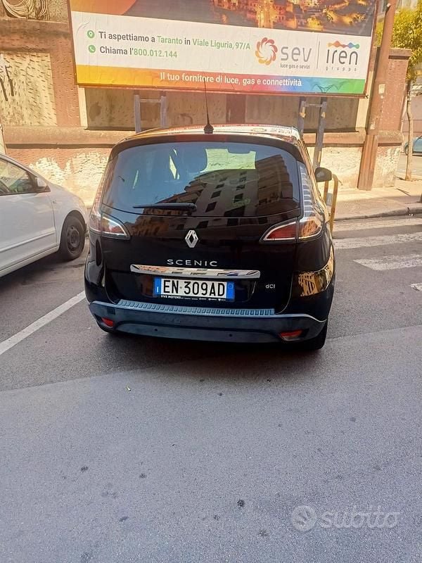 Usata Renault Scénic III 110 CV (80 kW) 2012 Nero Monovolume