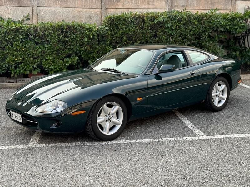 Usata Jaguar XK8 284 CV (208 kW) 1997 Verde Coupé