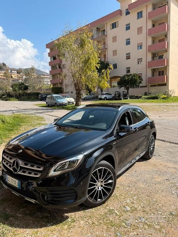 Usata Mercedes GLA200 136 CV (100 kW) 2017 Nero SUV