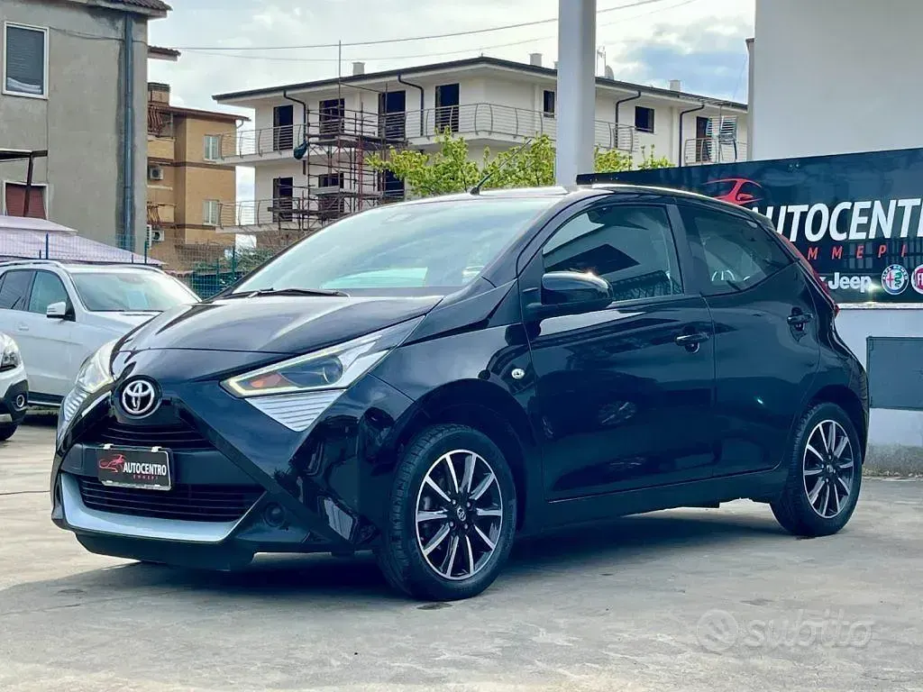 Brugt Toyota Aygo Connect Style 72 HK (52 kW) 2020 Sort Hatchback