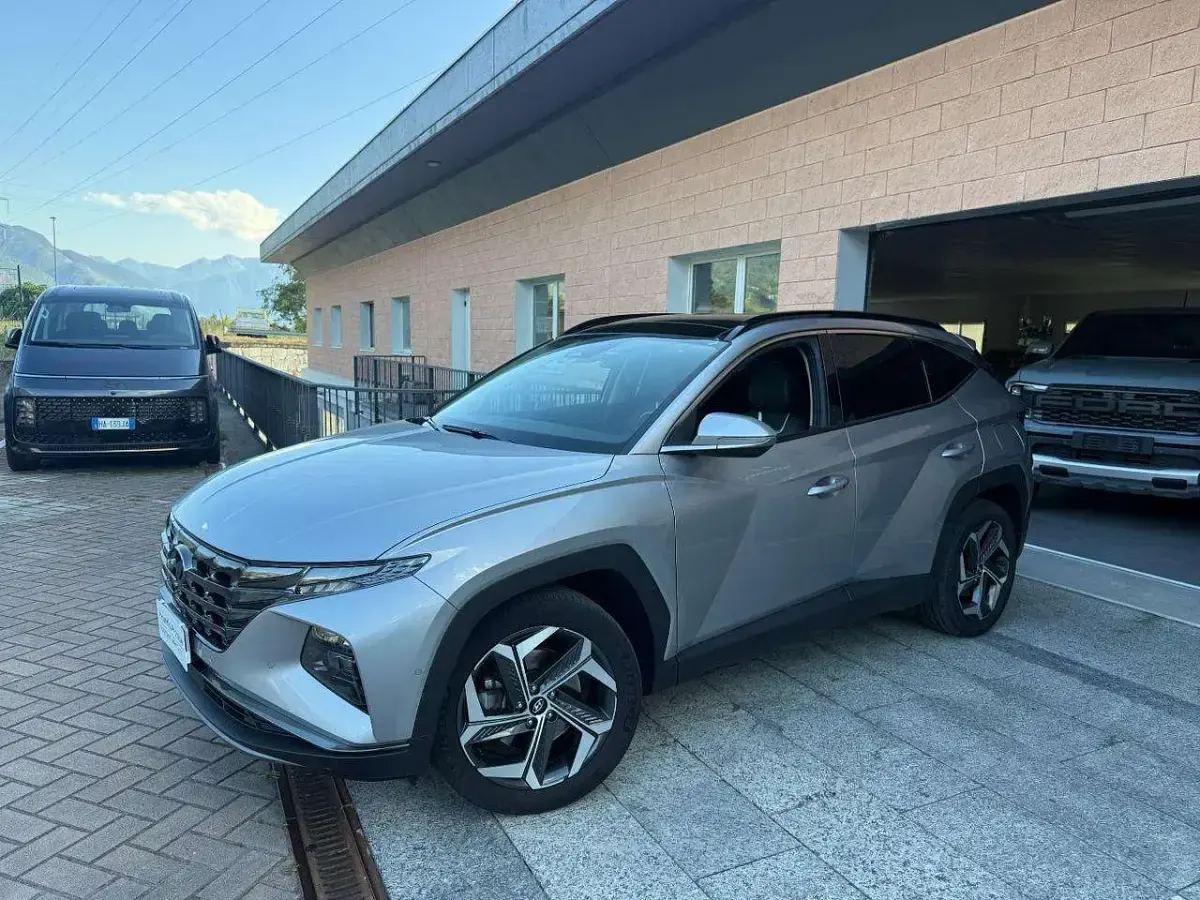 Usata Hyundai Tucson 179 CV (131 kW) 2024 Argento SUV