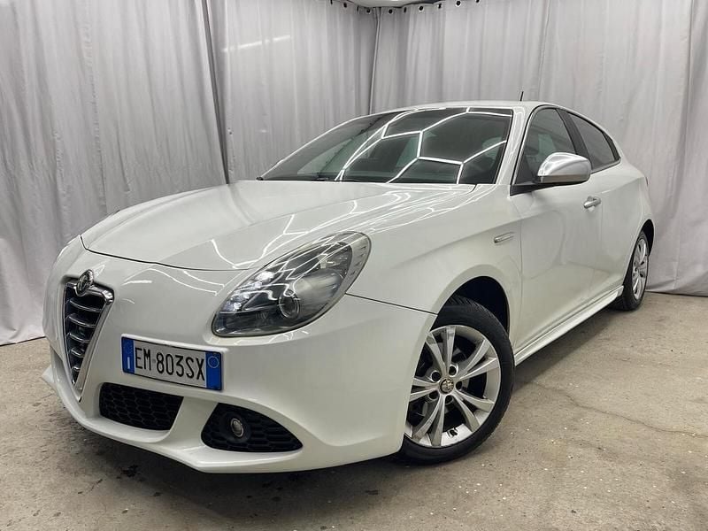 Usata Alfa Romeo Giulietta Distinctive 120 CV (88 kW) 2012 Bianco Utilitaria