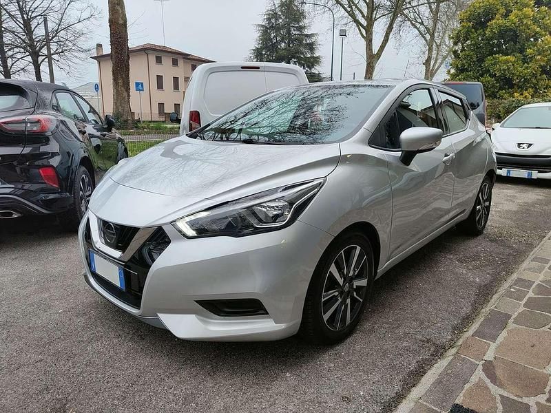 Usata Nissan Micra Acenta 90 CV (66 kW) 2017 Argento Utilitaria