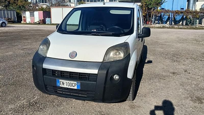 Bianco Usata 2012 Fiat Fiorino Monovolume | 2500 € - Immagine 1/4