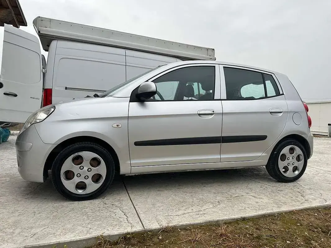 Usata Kia Picanto 60 CV (44 kW) 2009 Utilitaria