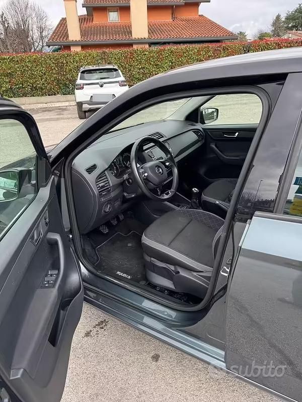 Usata Skoda Fabia 95 CV (69 kW) 2020 Grigio Berlina
