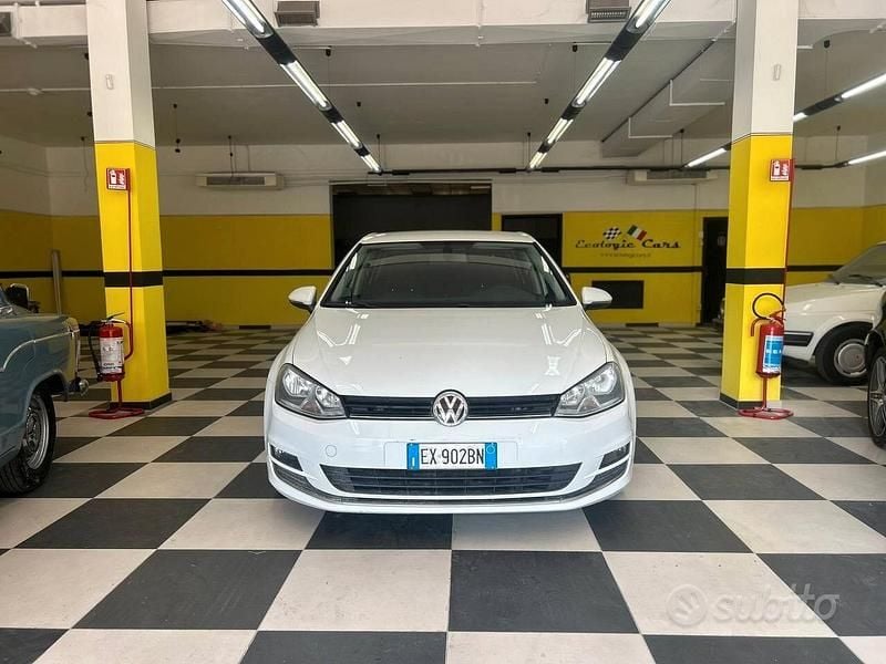 Usata VW Golf VII Highline 110 CV (80 kW) 2014 Bianco Utilitaria