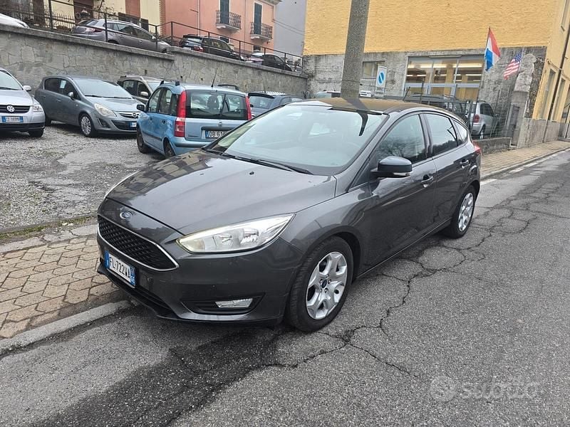 Usata Ford Focus 95 CV (69 kW) 2018 Grigio Berlina