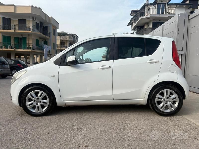 Usata Opel Agila Enjoy 94 CV (69 kW) 2011 Bianco Utilitaria
