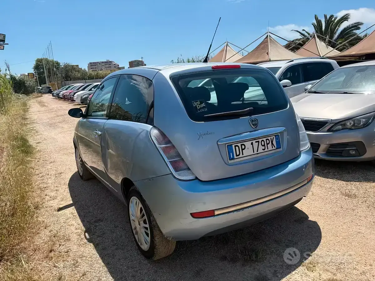 Gebraucht Lancia Ypsilon 60 PS (44 kW) 2008 Blau Kleinwagen