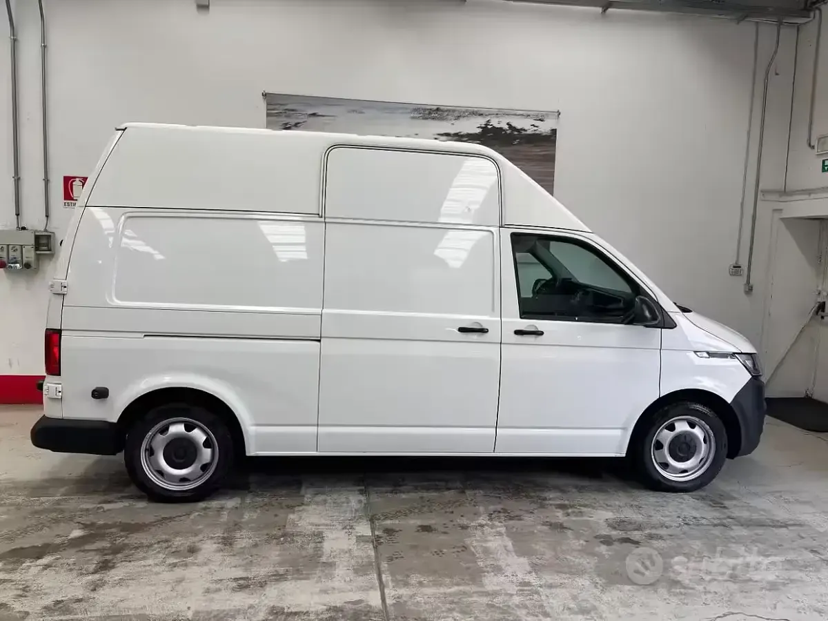 Usata VW Transporter 150 CV (110 kW) 2021 Bianco Furgone