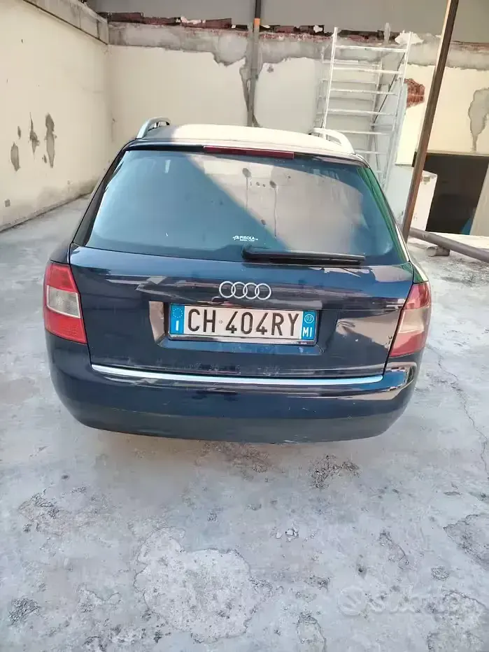 Usata Audi A4 130 CV (95 kW) 2003 Viola Station wagon