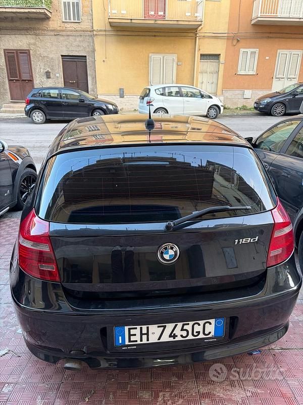 Usata BMW 118 2011 Nero Utilitaria