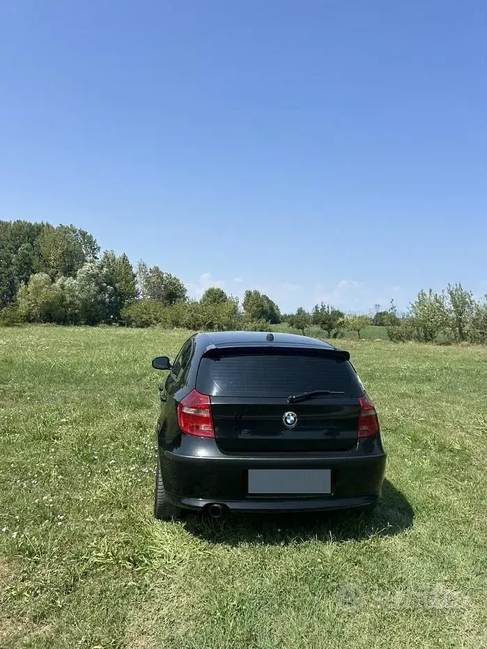 Usata BMW 118 143 CV (105 kW) 2010 Nero Utilitaria
