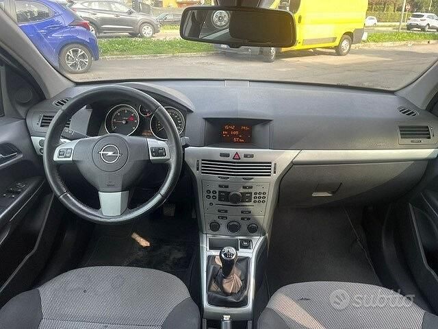 Usata Opel Astra Enjoy 110 CV (80 kW) 2009 Grigio Station wagon