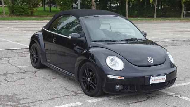 Usata VW New Beetle 105 CV (77 kW) 2006 Nero Utilitaria