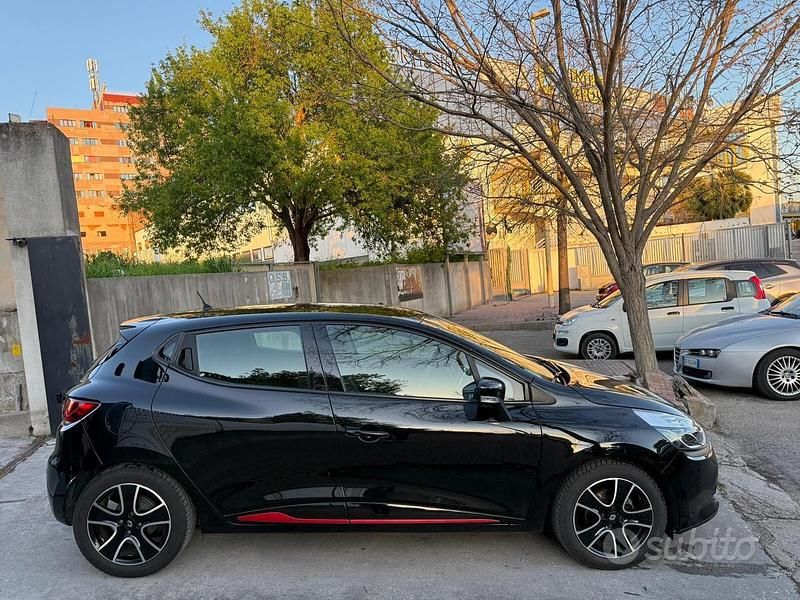 Usata Renault Clio IV Expression 74 CV (54 kW) 2014 Nero Berlina