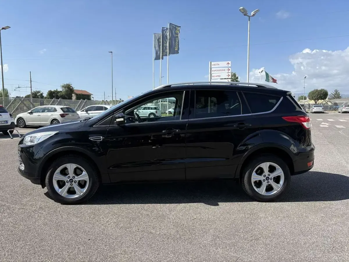 Usata Ford Kuga S 120 CV (88 kW) 2016 Nero SUV