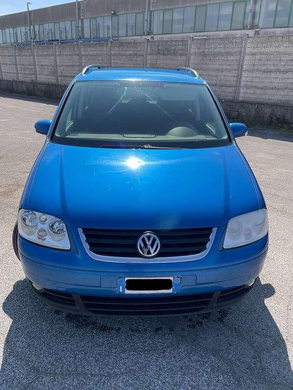 Usata VW Touran 105 CV (77 kW) 2004 Blu/azzurro Monovolume