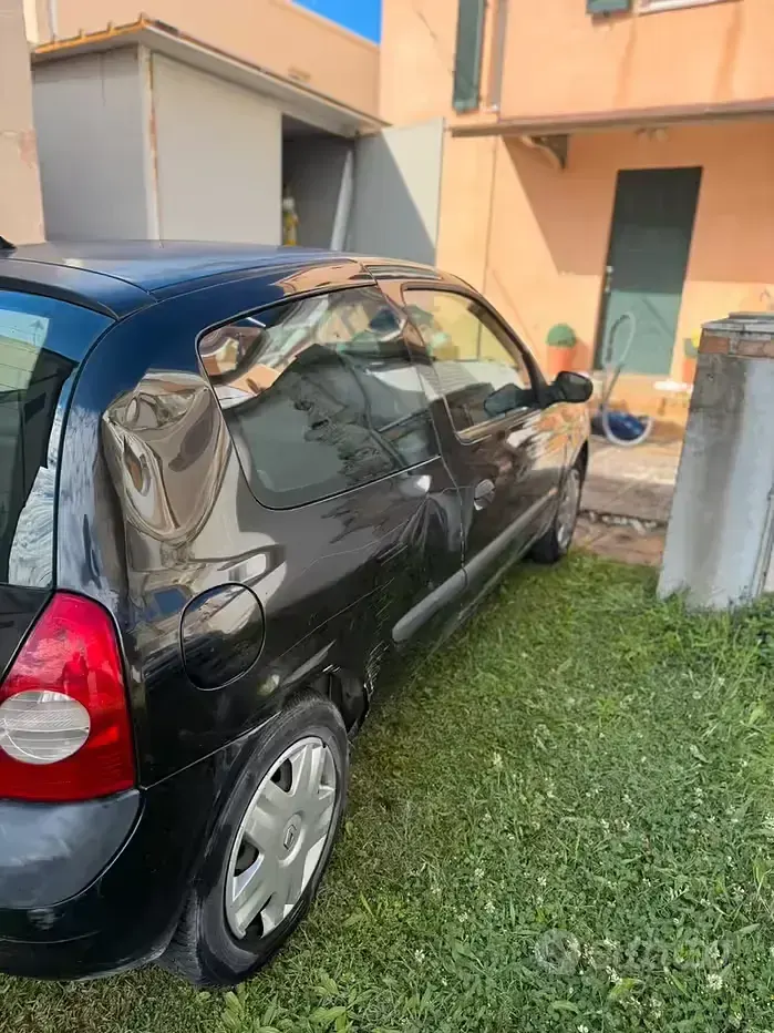 Usata Renault Clio II 58 CV (42 kW) 2004 Nero Berlina