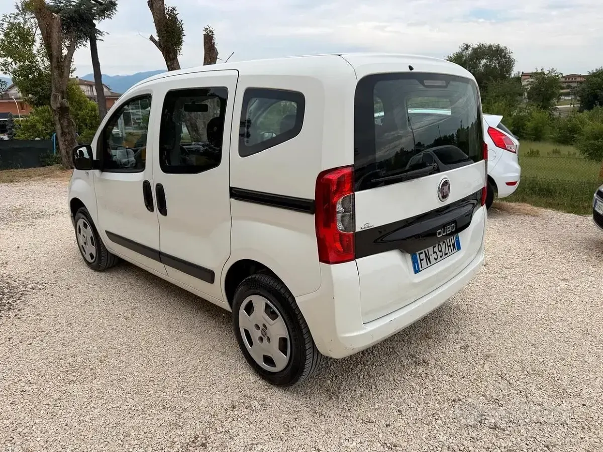 Occasion Fiat Qubo Lounge 77 ch (56 kW) 2018 Blanc Monospace