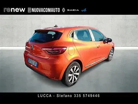 Usata Renault Clio V Equilibre 100 CV (73 kW) 2023 Arancione Utilitaria
