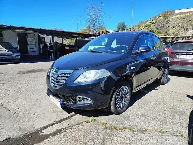 Usata Lancia Ypsilon 95 CV (69 kW) 2013 Grigio Utilitaria