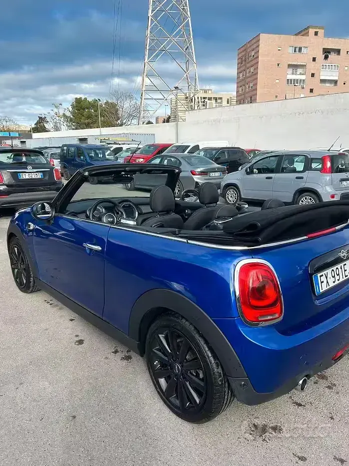 Usata Mini One D 116 CV (85 kW) 2019 Blu Utilitaria