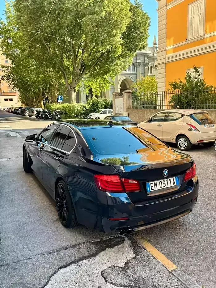 Usata BMW 525 218 CV (160 kW) 2012 Blu Berlina