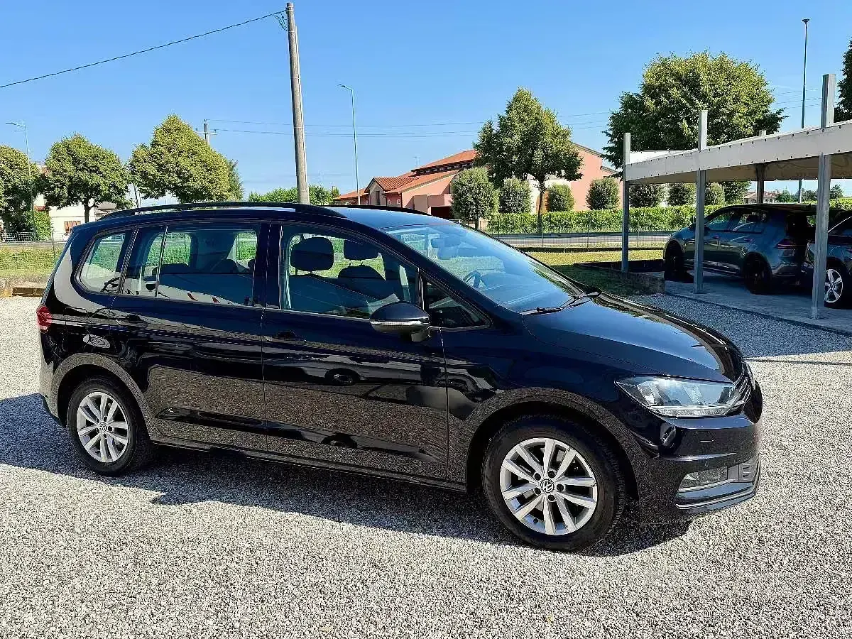Usata VW Touran Comfortline 150 CV (110 kW) 2019 Nero Monovolume