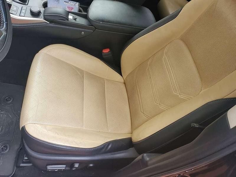 Usata Lexus NX300h Luxury Line 155 CV (114 kW) 2015 Nero SUV