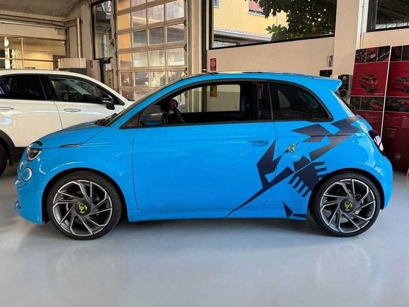 Usata Abarth 500e Turismo 85 kW (116 CV) 2023 Blu Utilitaria