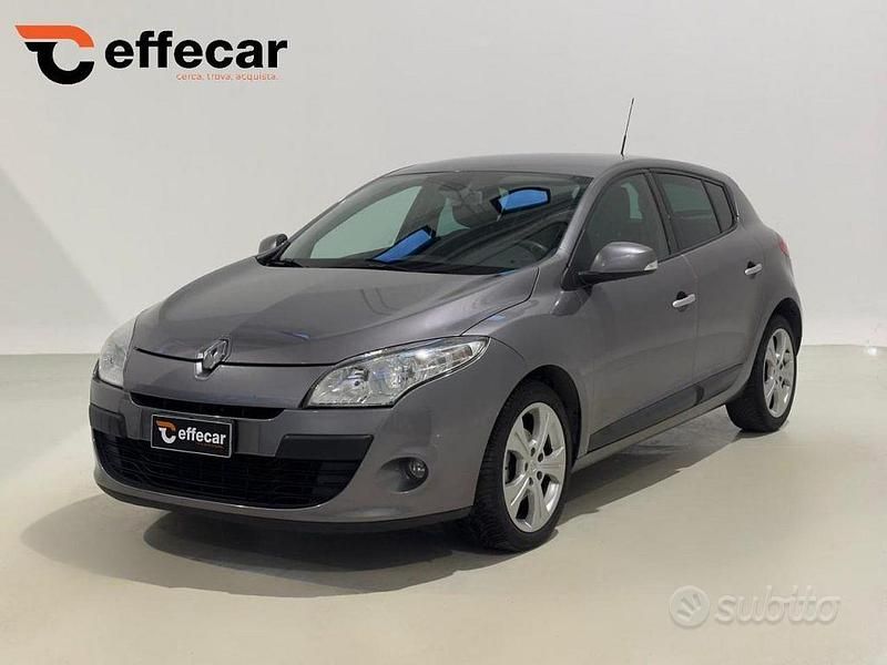 Usata Renault Mégane Dynamique 110 CV (80 kW) 2010 Grigio Berlina