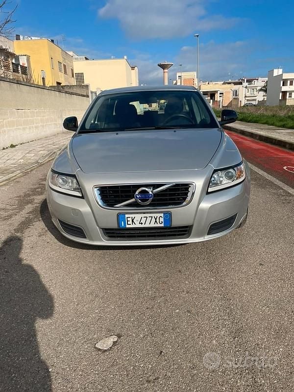 Usata Volvo V50 115 CV (84 kW) 2012 Grigio Station wagon