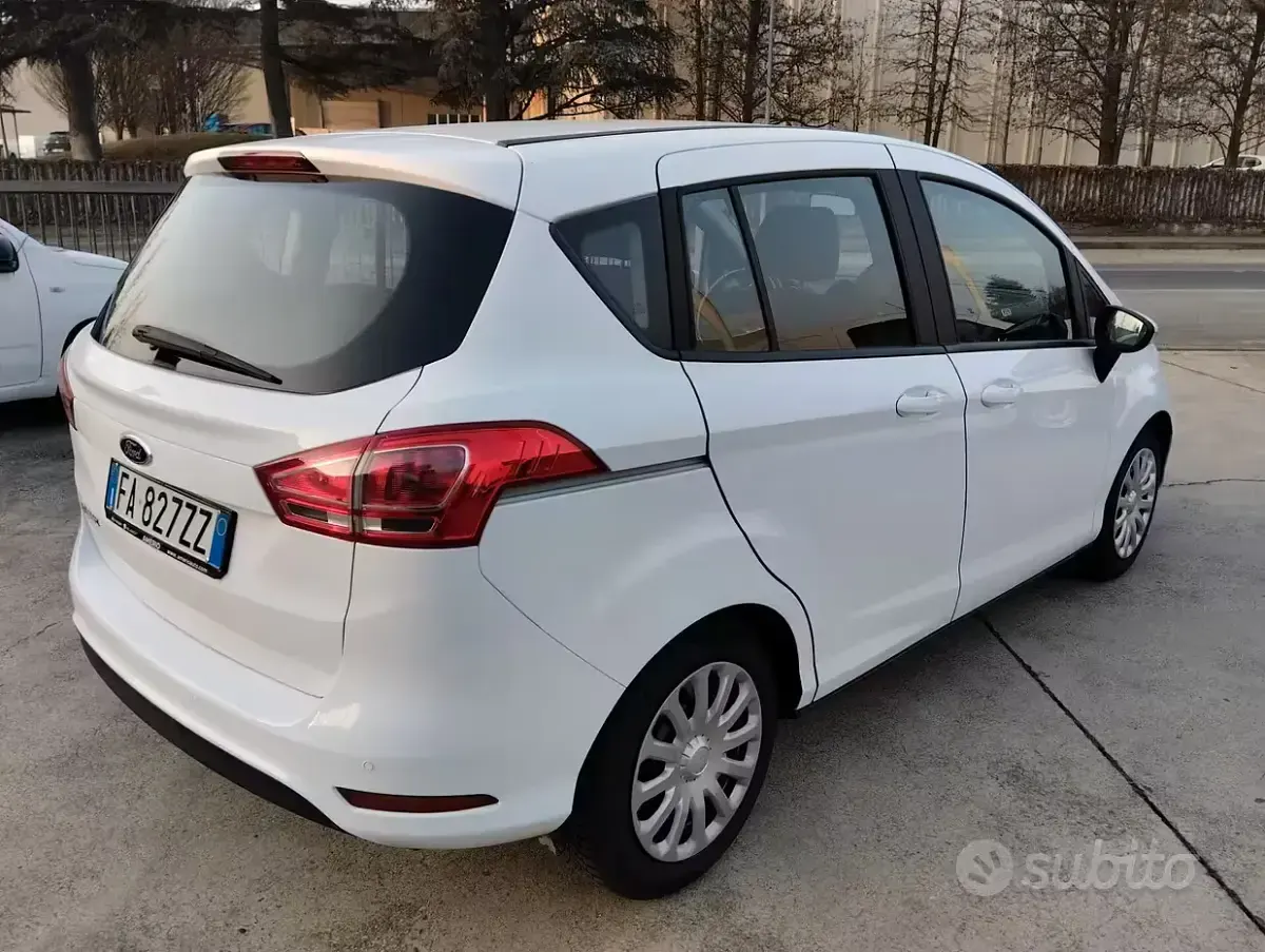 Usata Ford B-MAX 90 CV (66 kW) 2015 Bianco Monovolume