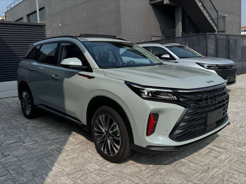 Nuova DFSK Fengon 177 CV (130 kW) 2025 Grigio SUV