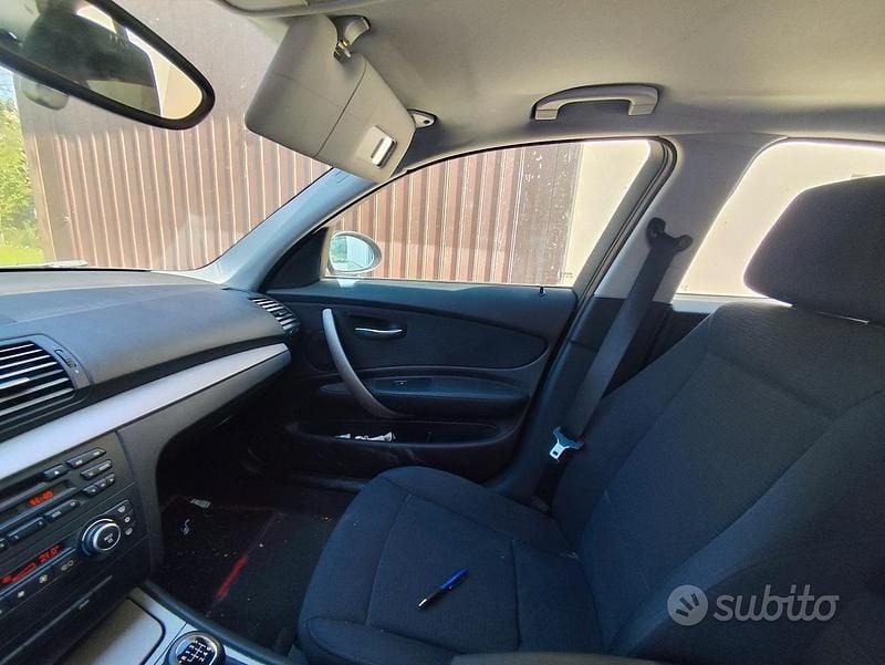 Usata BMW 118 143 CV (105 kW) 2007 Nero Utilitaria
