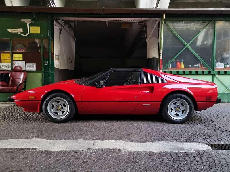 Usata Ferrari 308 230 CV (169 kW) 1982 Rosso Coupé