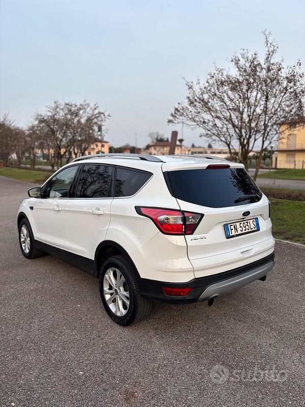 Usata Ford Kuga ST-Line 120 CV (88 kW) 2018 Bianco SUV