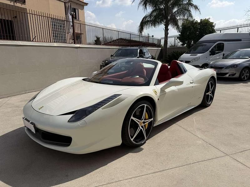 Usata Ferrari 458 570 CV (419 kW) 2012 Bianco Cabrio