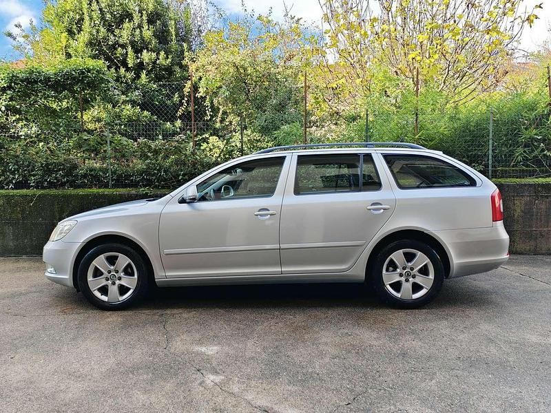 Usata Skoda Octavia 105 CV (77 kW) 2010 Argento Station wagon