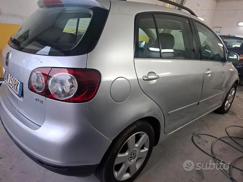 Usata VW Golf 105 CV (77 kW) 2008 Berlina